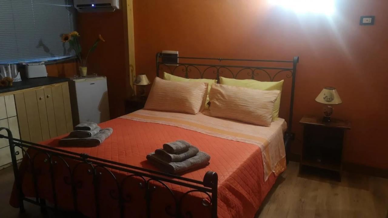Villa Girasole มอนเตโรนิดิเลชเช ภายนอก รูปภาพ